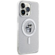 Заредете изображение във визуализатора на галерията – Karl Lagerfeld Karl&amp;Choupette Glitter MagSafe case for iPhone 15 Pro Max - transparent
