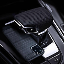Заредете изображение във визуализатора на галерията – Forcell carbon гръб за realme c31 black - TopMag
