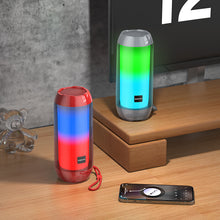 Заредете изображение във визуализатора на галерията – Borofone Portable Bluetooth Speaker BR25 Crazy Sound green
