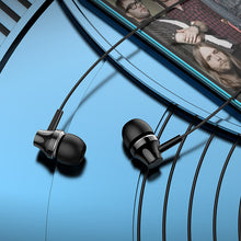 Заредете изображение във визуализатора на галерията – Borofone Earphones BM74 Singer black
