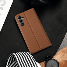 Заредете изображение във визуализатора на галерията – Dux Ducis Skin X2 case for Samsung Galaxy A34 5G flip cover wallet stand brown
