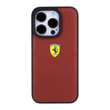 Заредете изображение във визуализатора на галерията – Original FERRARI hardcase Leather Stitched Lines FEHCP15LRDUR do Iphone 15 Pro Red
