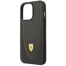 Заредете изображение във визуализатора на галерията – Ferrari FEHCP13LRGOG iPhone 13 Pro / 13 6.1" black/black hardcase Leather Curved Line
