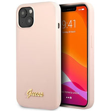 Заредете изображение във визуализатора на галерията – Guess GUHCP13MLSLMGLP iPhone 13 6.1" light pink/light pink hardcase Silicone Script Gold Logo
