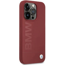 Заредете изображение във визуализатора на галерията – BMW Silicone Big Logo MagSafe case for iPhone 15 Pro - red
