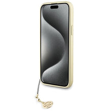 Заредете изображение във визуализатора на галерията – Guess 4G Charms Collection case for iPhone 15 Plus - gray
