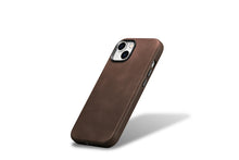 Заредете изображение във визуализатора на галерията – MagSafe-compatible leather case for iPhone 15 Plus iCarer Oil Wax Premium Leather - brown
