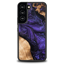Заредете изображение във визуализатора на галерията – Wood and Resin Case for Samsung Galaxy S22 Bewood Unique Violet - Purple and Black
