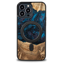 Заредете изображение във визуализатора на галерията – Wood and Resin Case for iPhone 13 Pro Max MagSafe Bewood Unique Neptune - Navy Black
