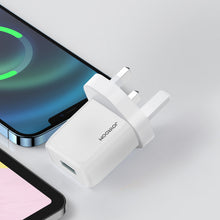 Заредете изображение във визуализатора на галерията – Joyroom USB wall charger 2.1 A UK plug white (L-1A101)
