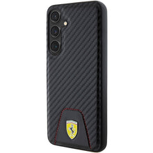 Заредете изображение във визуализатора на галерията – Original FERRARI hardcase Carbon Stitched Bottom FEHCS24MN3PUK for Samsung Galaxy  S24 Plus Black

