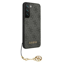Заредете изображение във визуализатора на галерията – Оригинален Guess калъф за samsung s22 plus (4g charms / grey) - TopMag
