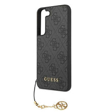 Заредете изображение във визуализатора на галерията – Оригинален Guess калъф за samsung s22 plus (4g charms / grey) - TopMag

