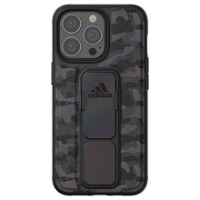 Заредете изображение във визуализатора на галерията – Adidas SP Grip Case CAMO iPhone 13/13 Pro black/black 47243

