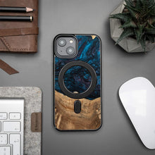 Заредете изображение във визуализатора на галерията – Wood and resin case for iPhone 15 Plus MagSafe Bewood Unique Neptun - navy blue and black
