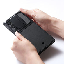 Заредете изображение във визуализатора на галерията – Spigen optik armor гръб за samsung s22 ultra black - TopMag
