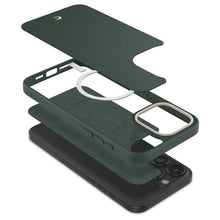 Заредете изображение във визуализатора на галерията – Spigen CYRILL KAJUK MAG MAGSAFE IPHONE 15 PRO FOREST GREEN
