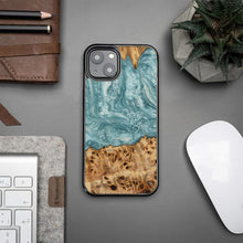 Заредете изображение във визуализатора на галерията – Wood and resin iPhone 13 case Bewood Unique Uranus - blue and white
