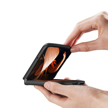 Заредете изображение във визуализатора на галерията – Dux Ducis Fino case for Motorola Razr 2022 cover with silicone frame black
