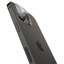Заредете изображение във визуализатора на галерията – Spigen OPTIK.TR CAMERA PROTECTOR 2-PACK IPHONE 14 PRO / 14 PRO MAX CRYSTAL CLEAR COVER
