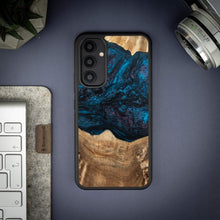 Заредете изображение във визуализатора на галерията – Wood and resin case for Samsung Galaxy A54 5G Bewood Unique Neptune - navy blue and black
