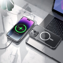 Заредете изображение във визуализатора на галерията – HOCO Magnetic airbag anti-fall case compatible with MagSafe do IPHONE 15 PRO transparent
