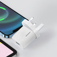 Заредете изображение във визуализатора на галерията – Joyroom USB wall charger 2.1 A UK plug white (L-1A101)
