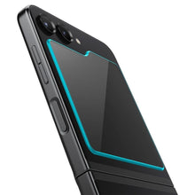 Заредете изображение във визуализатора на галерията – TEMPERED GLASS Spigen GLAS.TR "EZ FIT" 2-PACK GALAXY Z Flip 5 CLEAR
