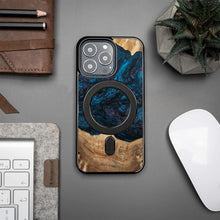 Заредете изображение във визуализатора на галерията – Wood and Resin Case for iPhone 13 Pro MagSafe Bewood Unique Neptune - Navy Blue and Black
