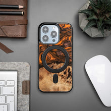 Заредете изображение във визуализатора на галерията – Wood and Resin Case for iPhone 14 Pro MagSafe Bewood Unique Orange - Orange and Black
