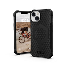 Заредете изображение във визуализатора на галерията – ( uag ) urban armor gear essential armor гръб за  iphone 13 / 14 compatible magsafe black
