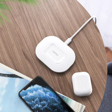 Заредете изображение във визуализатора на галерията – Choetech wireless fast charger 15W LED white (T550-F)
