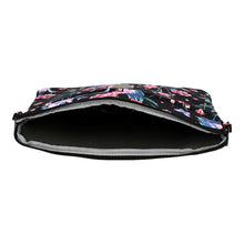 Заредете изображение във визуализатора на галерията – Wonder Sleeve Laptop 17 inches herons
