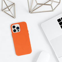 Заредете изображение във визуализатора на галерията – MagSafe Leather Case Iphone 14 Pro Orange

