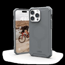 Заредете изображение във визуализатора на галерията – UAG Essential Armor Magsafe - protective case for iPhone 15 Pro Max (silver)
