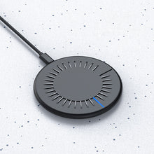 Заредете изображение във визуализатора на галерията – Wireless Induction Charger QI Universal Fast Charge - FC07 10W Black (min.2A)
