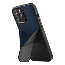 Заредете изображение във визуализатора на галерията – Uniq case Transforma iPhone 14 Pro 6.1" Magclick Charging blue/electric blue
