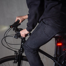 Заредете изображение във визуализатора на галерията – Wozinsky WSBLB1 front and rear USB-C bicycle light set - black
