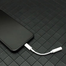 Заредете изображение във визуализатора на галерията – Adapter from USB Type C to audio 3.5 mini jack white - TopMag
