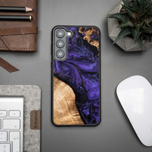 Заредете изображение във визуализатора на галерията – Wood and Resin Case for Samsung Galaxy S23 Plus Bewood Unique Violet - Purple and Black
