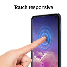 Заредете изображение във визуализатора на галерията – TEMPERED GLASS SPIGEN GLASS FC GALAXY S10E BLACK - TopMag
