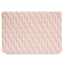Заредете изображение във визуализатора на галерията – Guess GUCS14HGCFSEP 14" case - pink GCube Stripes
