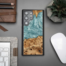 Заредете изображение във визуализатора на галерията – Wood and resin case for Samsung Galaxy S23 Ultra Bewood Unique Uranus - blue and white
