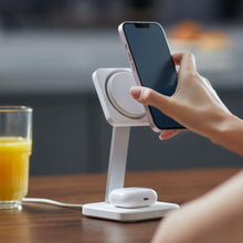Заредете изображение във визуализатора на галерията – ESR HALOLOCK 2IN1 CRYOBOOST MAGNETIC MAGSAFE WIRELESS CHARGER ARCTIC WHITE
