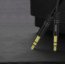 Заредете изображение във визуализатора на галерията – Dudao long stretchable cable AUX mini jack 3.5mm spring ~ 150cm black (L12 black) - TopMag
