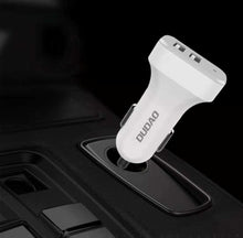 Заредете изображение във визуализатора на галерията – Dudao car kit charger 2x USB 2.4A + cable USB 3in1 Lightning / Type C / micro USB cable white (R7 white) - TopMag
