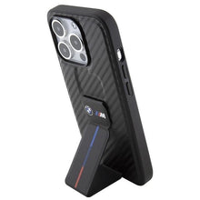 Заредете изображение във визуализатора на галерията – BMW Grip Stand Smooth &amp; Carbon case for iPhone 15 Pro - black
