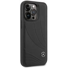 Заредете изображение във визуализатора на галерията – Mercedes MEHCP14L8ROLK iPhone 14 Pro 6.1" black/black hardcase Leather Wave Pattern
