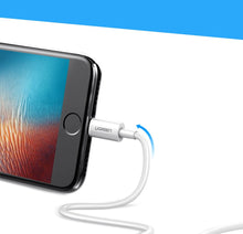 Заредете изображение във визуализатора на галерията – Ugreen cable USB - Lightning MFI 1m 2,4A white (20728) - TopMag
