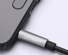 Заредете изображение във визуализатора на галерията – Ugreen cable 3.5 mm headphone splitter mini jack AUX 20cm (2 x audio output) silver (10532) - TopMag
